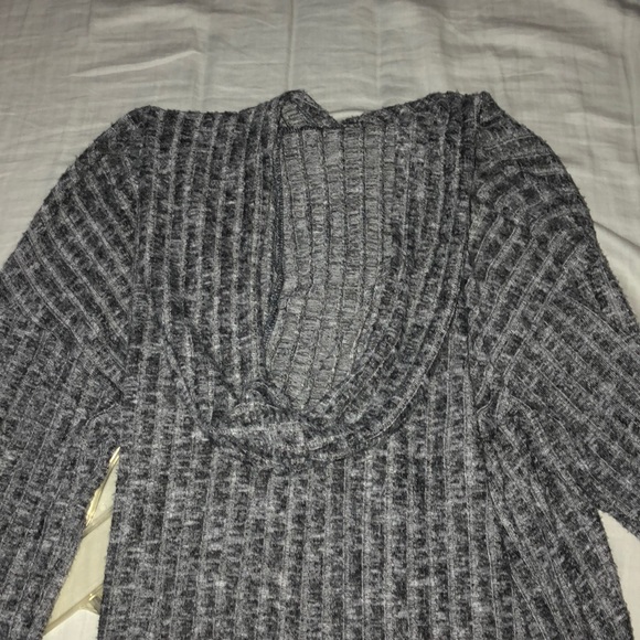 Long sleeve tee with hoodie - Picture 3 of 3